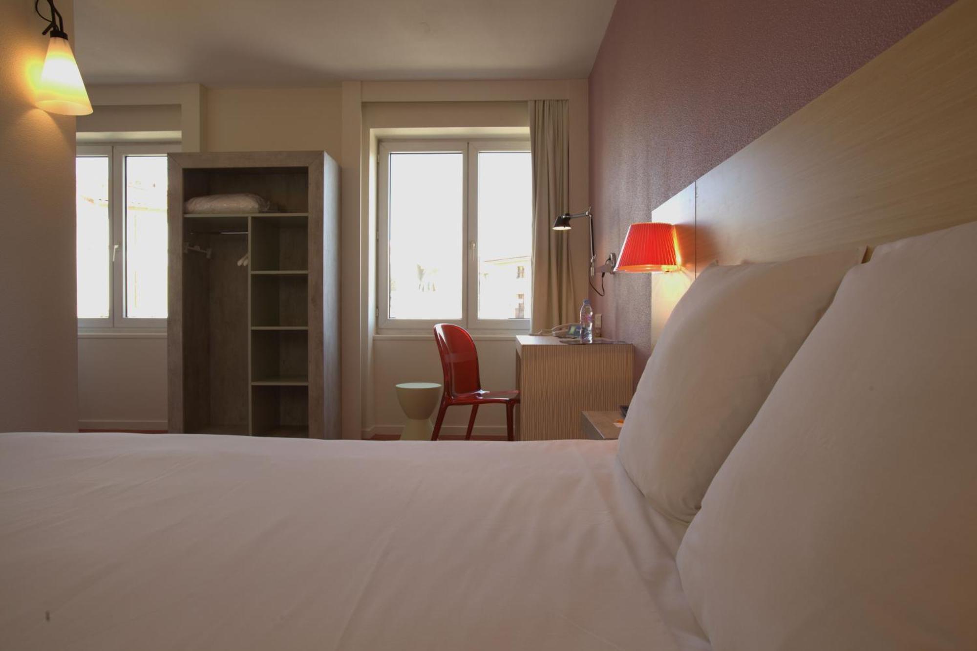 Ibis Styles Le Puy En Velay Hotell Exteriör bild