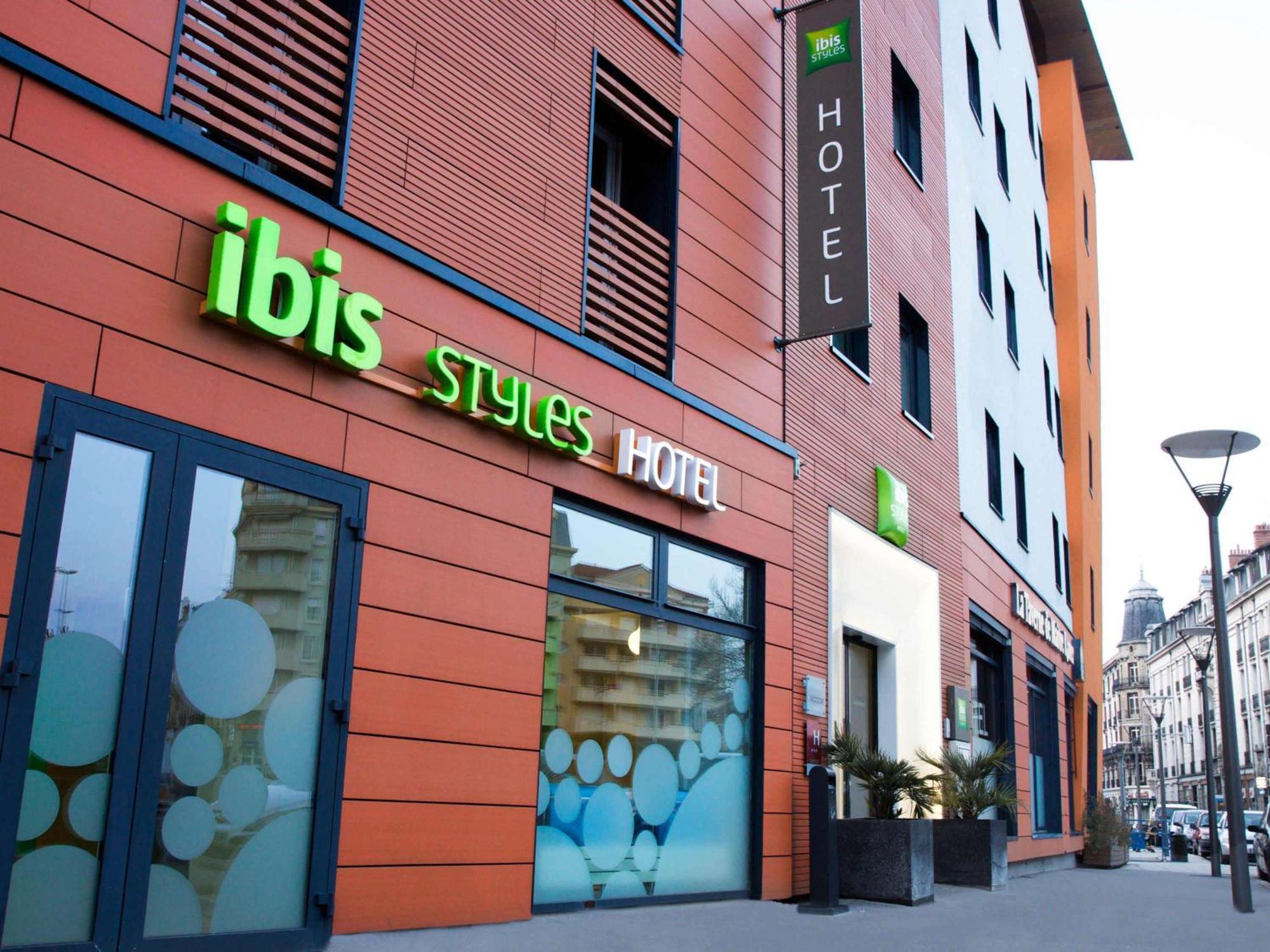 Ibis Styles Le Puy En Velay Hotell Exteriör bild