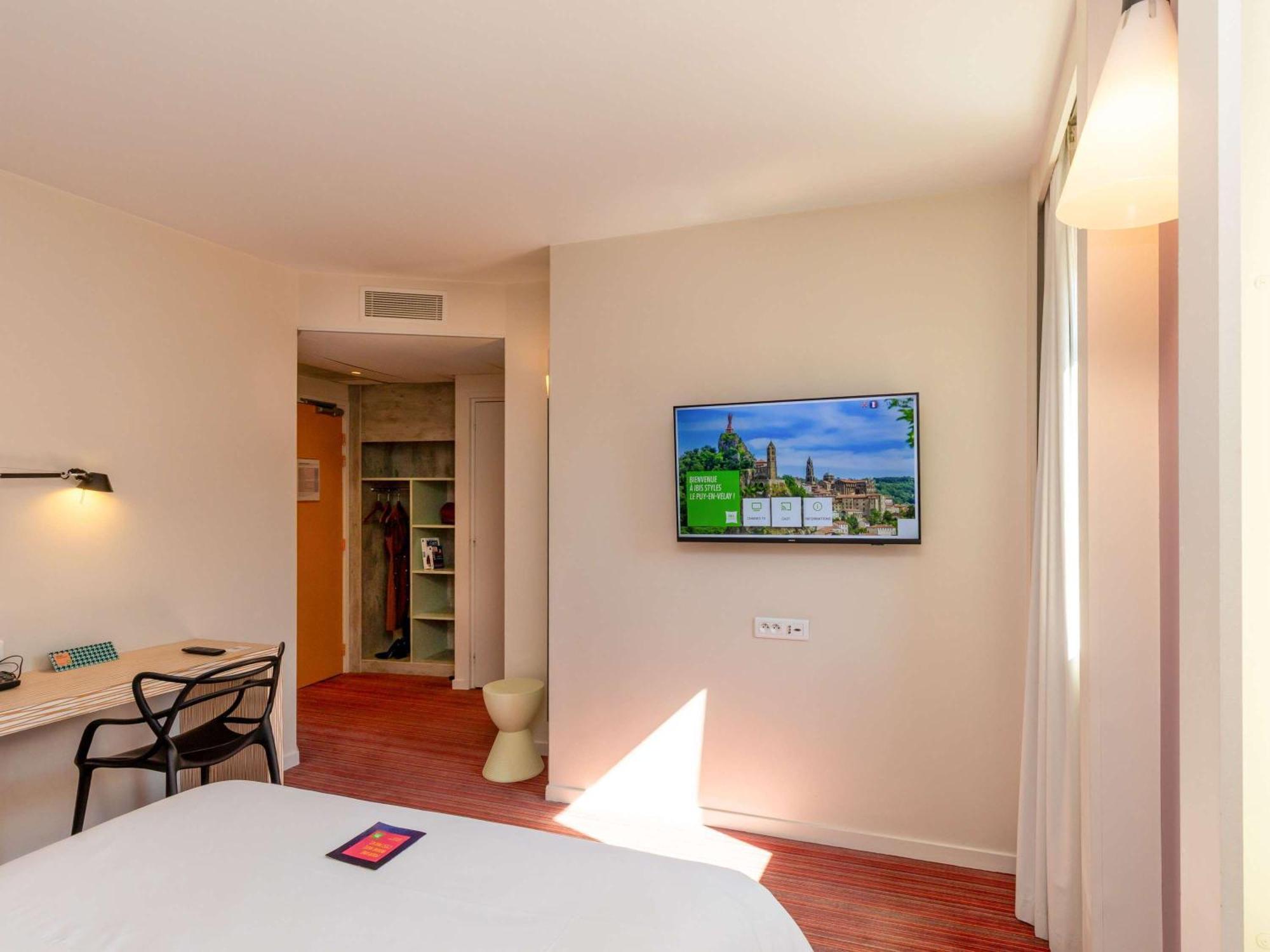 Ibis Styles Le Puy En Velay Hotell Exteriör bild