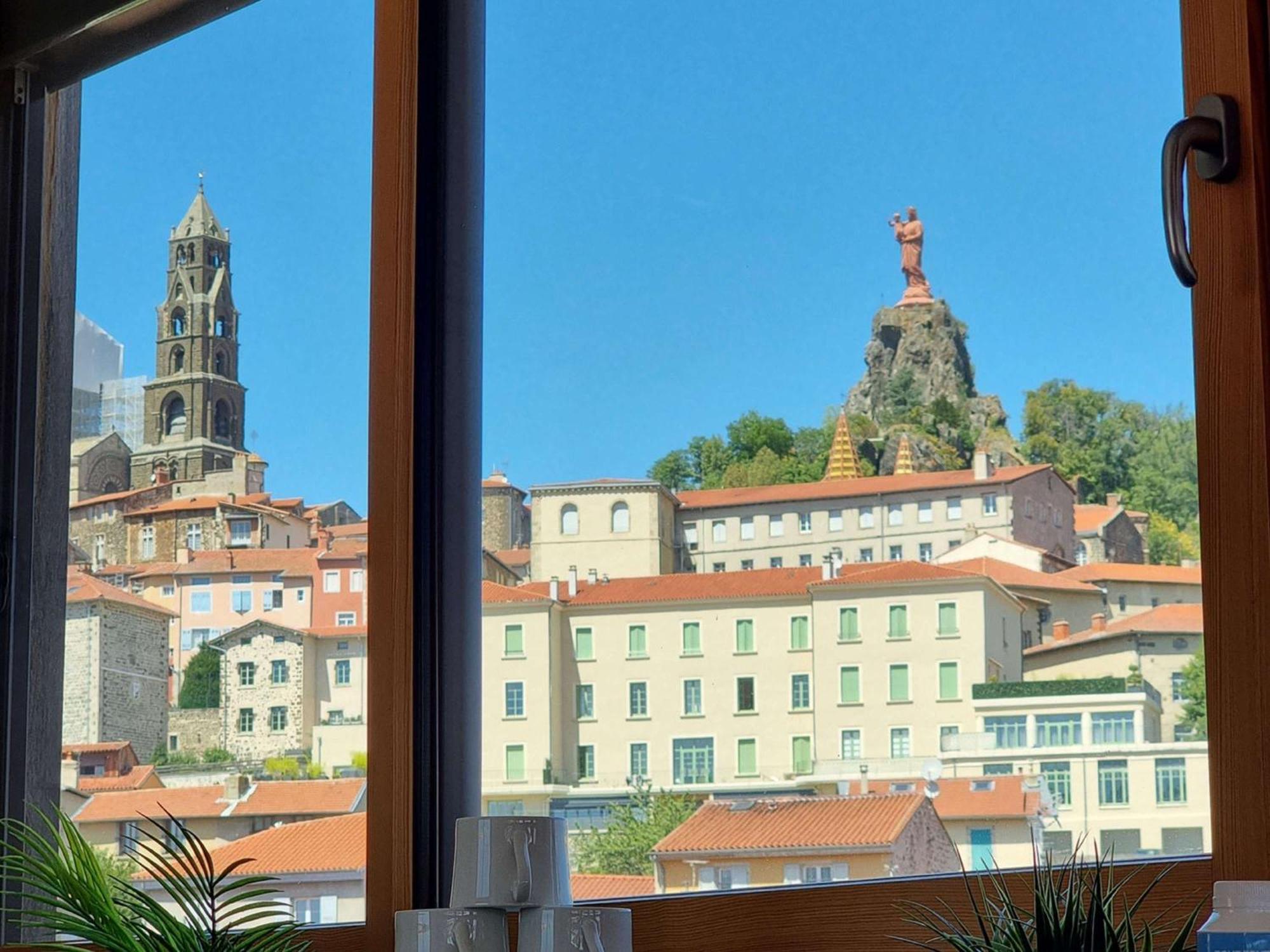 Ibis Styles Le Puy En Velay Hotell Exteriör bild