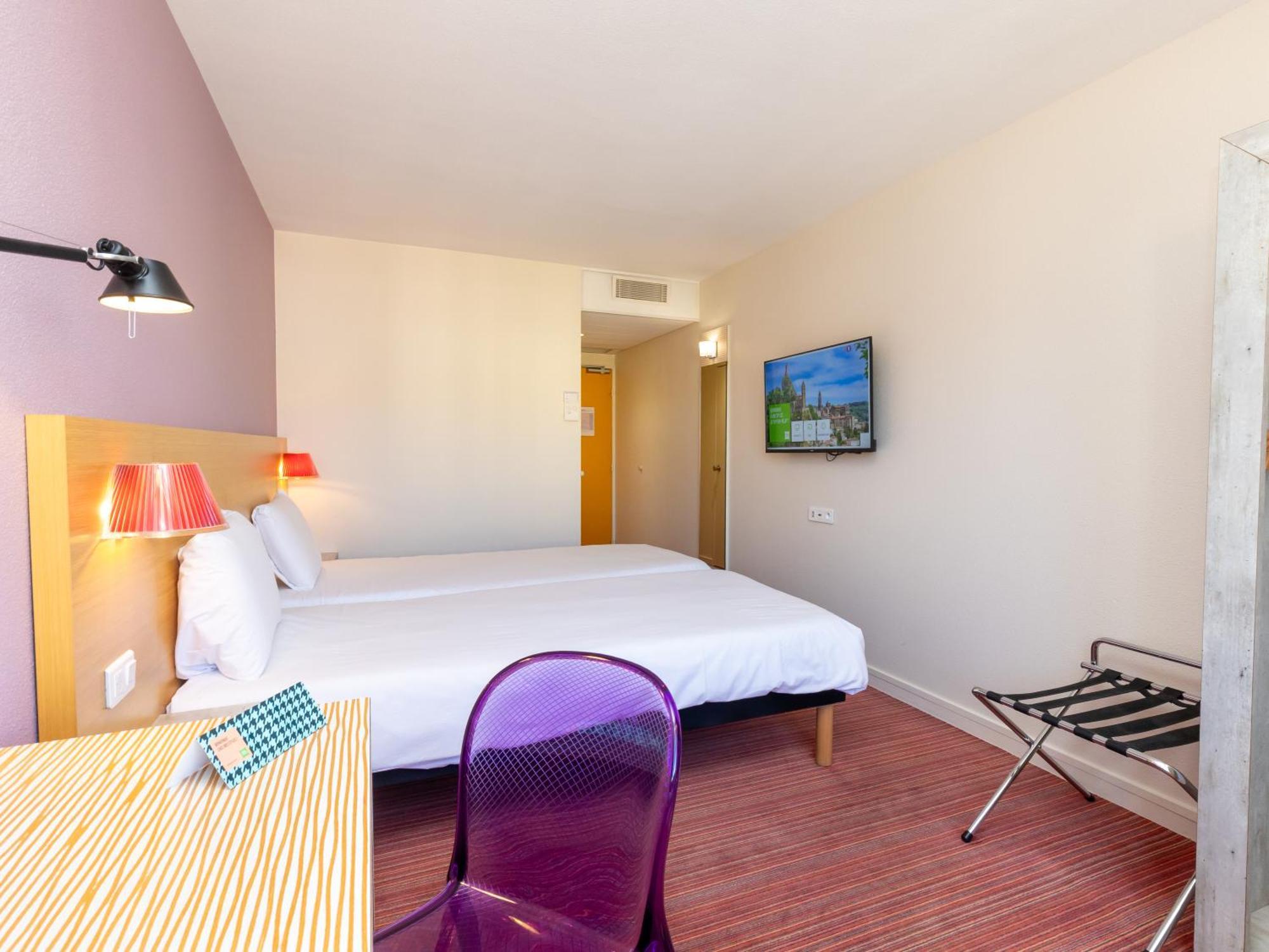 Ibis Styles Le Puy En Velay Hotell Exteriör bild