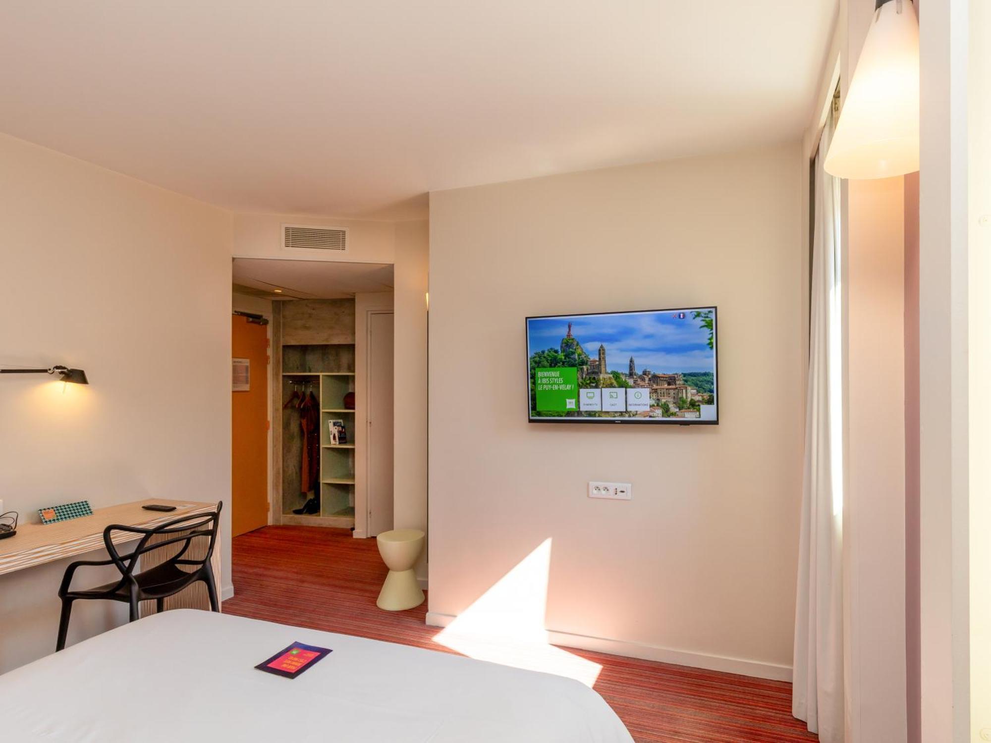 Ibis Styles Le Puy En Velay Hotell Exteriör bild