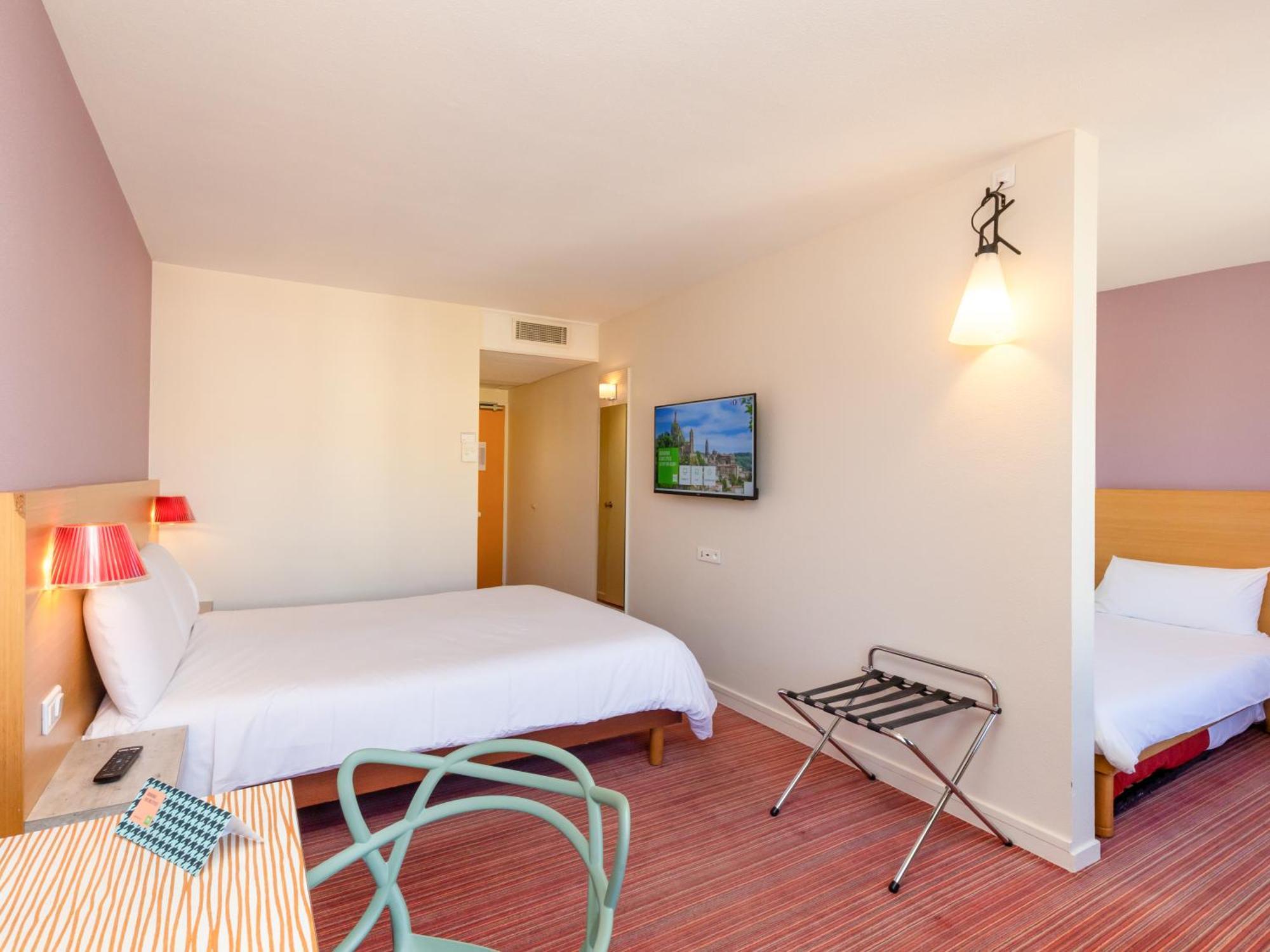 Ibis Styles Le Puy En Velay Hotell Exteriör bild