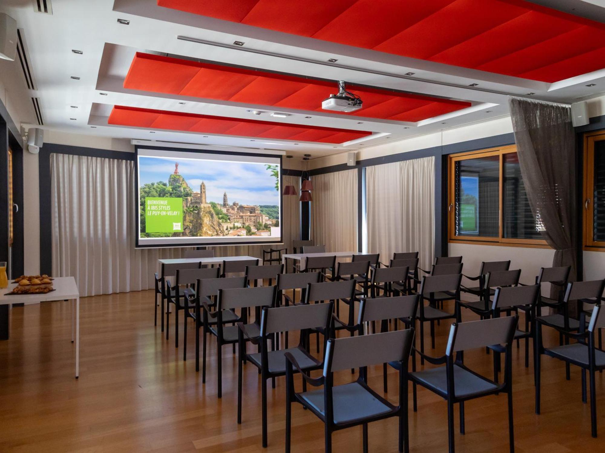 Ibis Styles Le Puy En Velay Hotell Exteriör bild