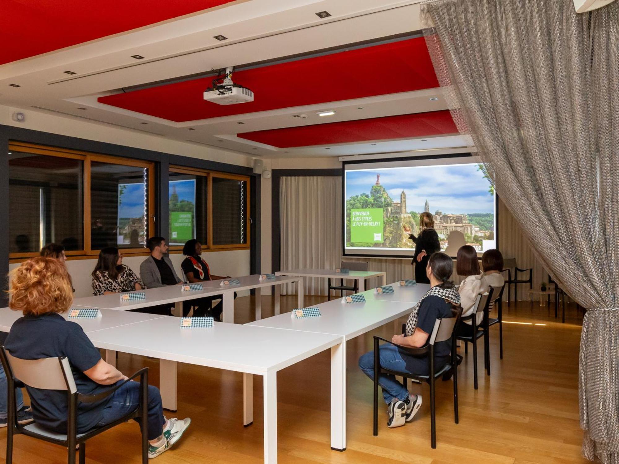 Ibis Styles Le Puy En Velay Hotell Exteriör bild