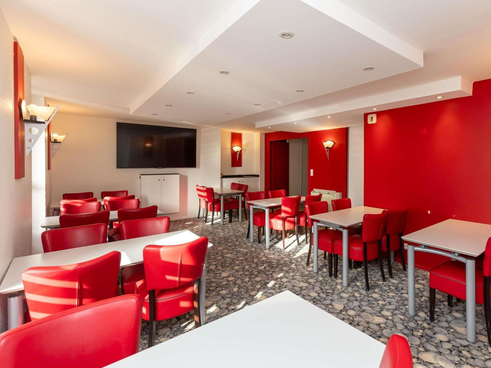 Ibis Styles Le Puy En Velay Hotell Exteriör bild
